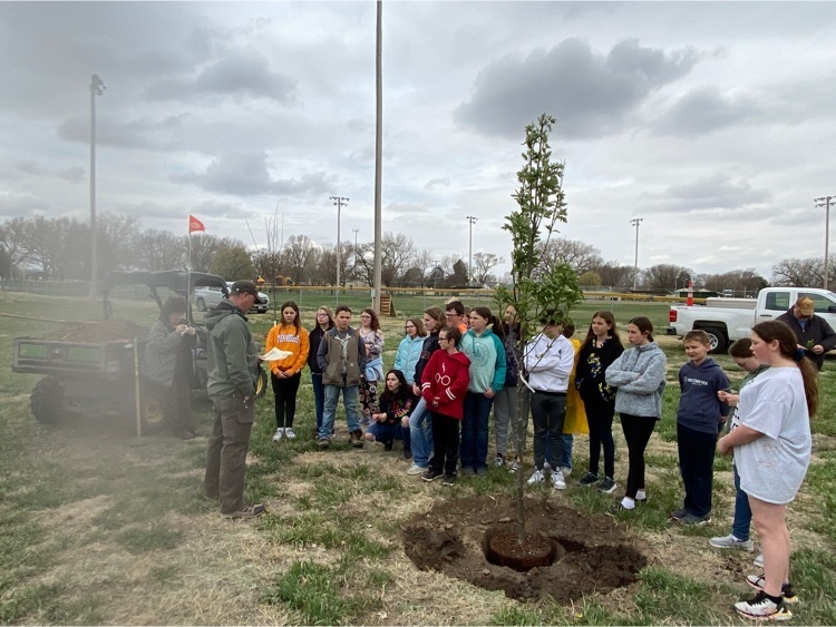 6th grade tree planting 2023